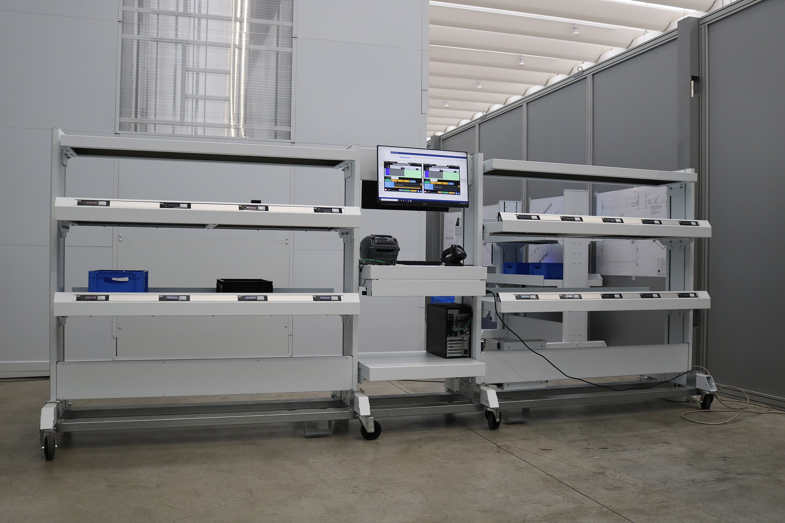 Modula picking solution: picking station