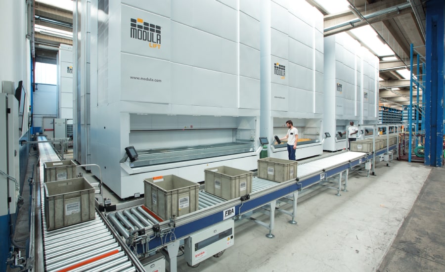 Moving packages on warehouse conveyor belts for Best Automated Warehouses for eCommerce Fulfillment